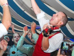 Die Jungen Zillertaler auf der Wiener Kaiser Wiesn